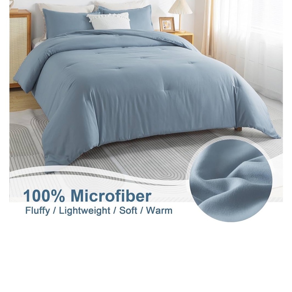 Full size comforter and two standard pillow shams